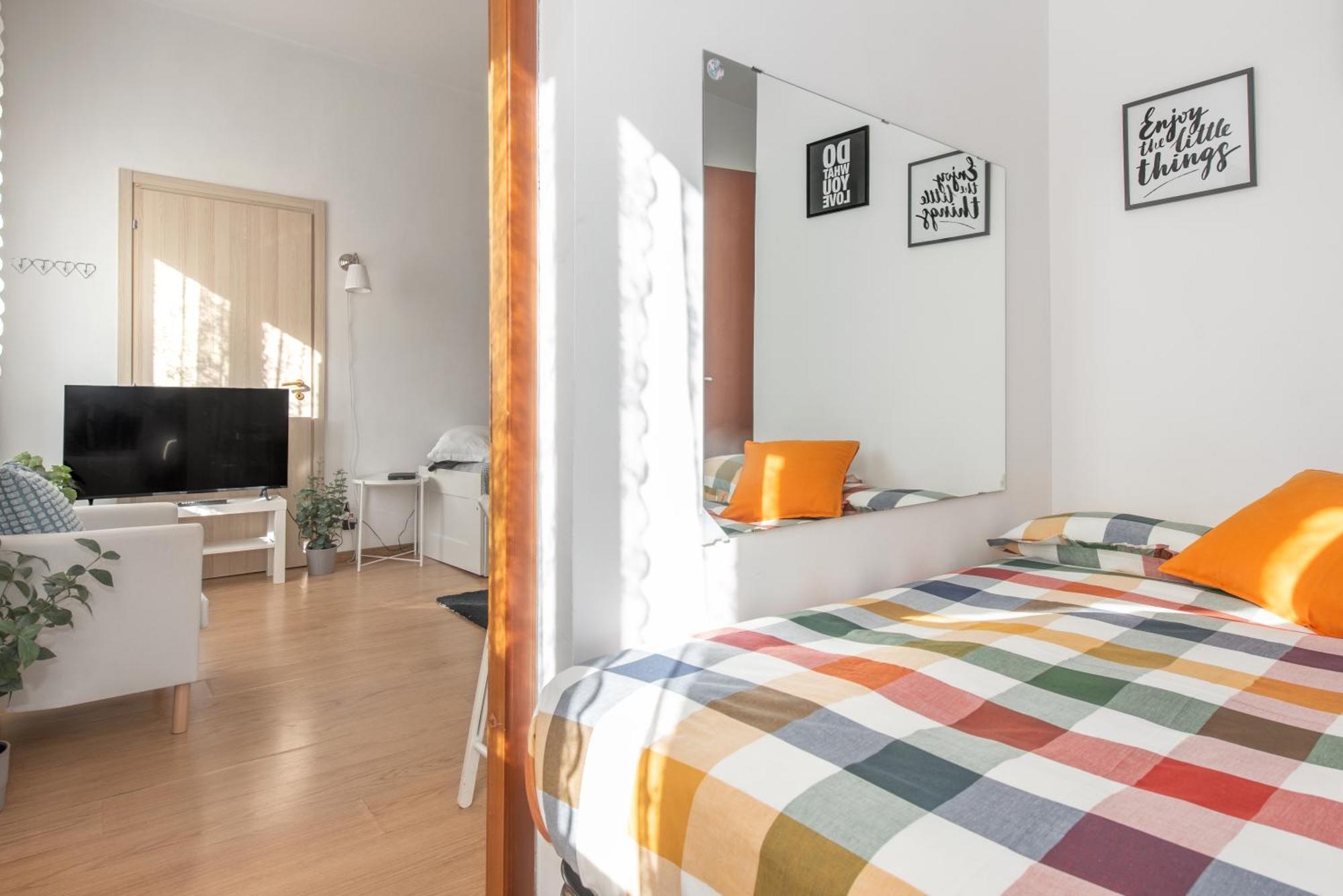 Central Little Basic Apartment Rome Bagian luar foto