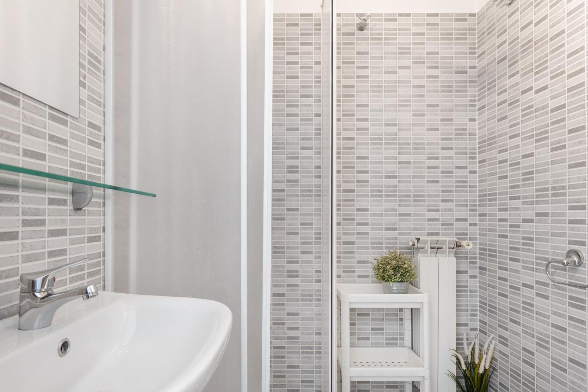 Central Little Basic Apartment Rome Bagian luar foto
